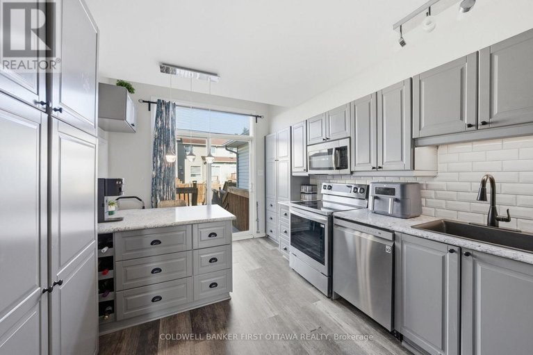 29644136/1902-hennessy-crescent/fallingbrookgardenway-south/ottawa/ontario/K4A3X7_10