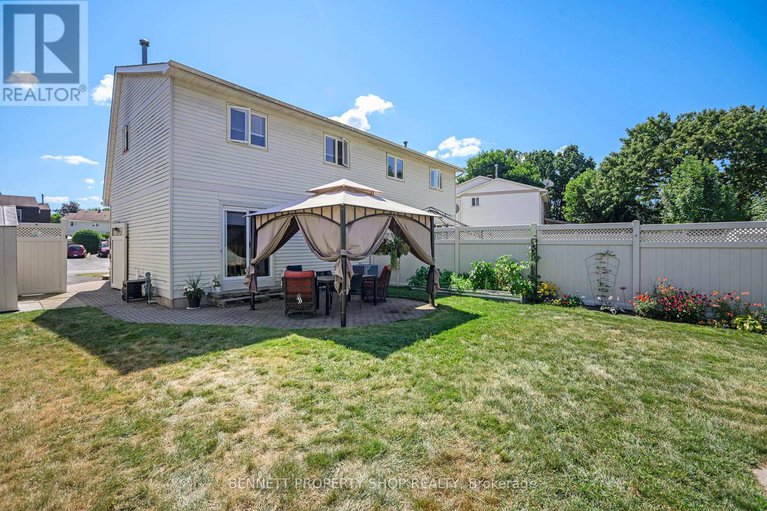 28778645/846-borland-drive/chatelaine-village/ottawa/ontario/K1E1X5_24