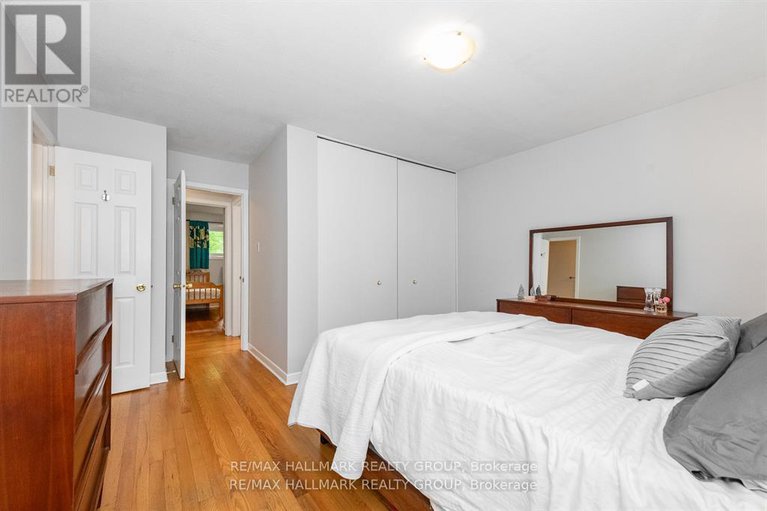 29395719/9-newbury-avenue/borden-farmstewart-farmcarleton-heightsparkwood-hills/ottawa/ontario/K2E6K7_16