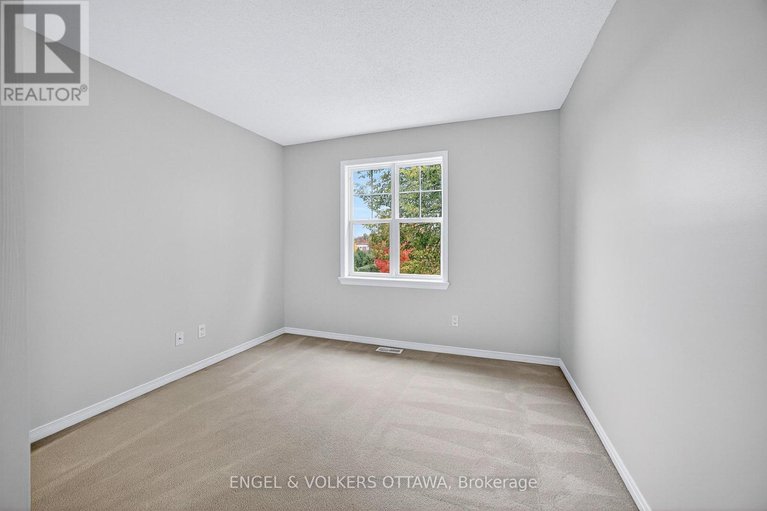 29030963/277-mart-circle/manor-park/ottawa/ontario/K1K4W2_33