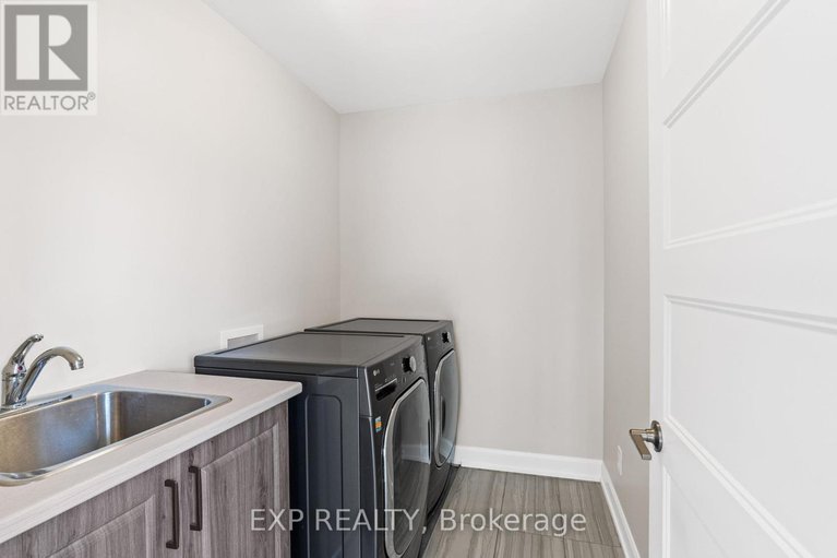 28770971/524-lucent-street/village-of-russell/russell/ontario/K4R0G3_18