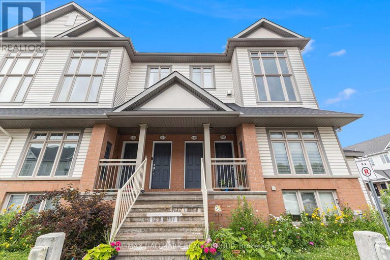28568194/327-galston-private/mer-bleuebradley-estatesanderson-park/ottawa/ontario/K1W0G3_2