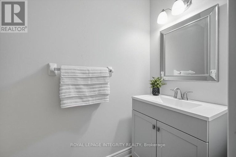 28906811/2018-winsome-terrace/fallingbrookgardenway-south/ottawa/ontario/K4A4Y4_7
