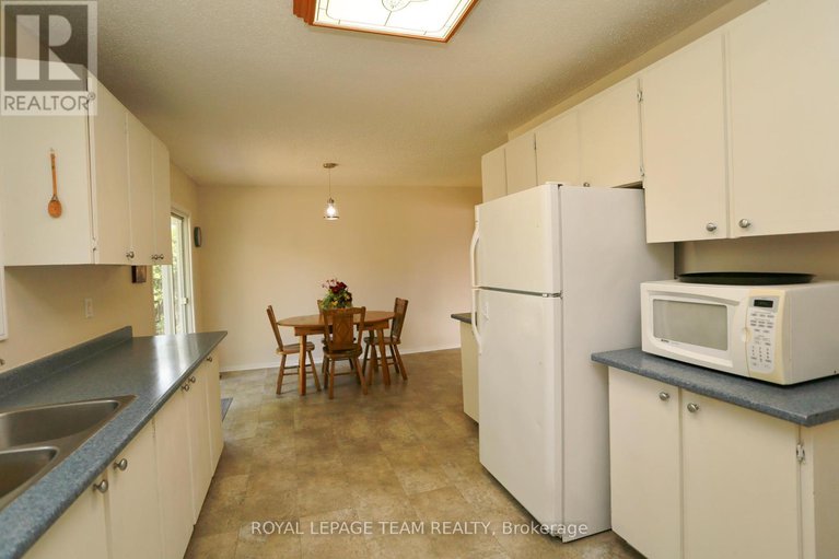 28735574/82-maitland-street-s/richmond/ottawa/ontario/K0A2Z0_11