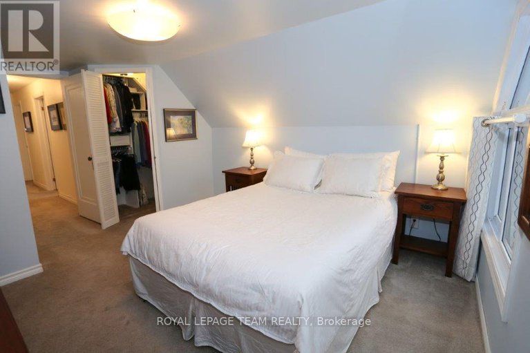 28247814/16-gwynne-avenue/civic-hospital/ottawa/ontario/K1Y1W9_16