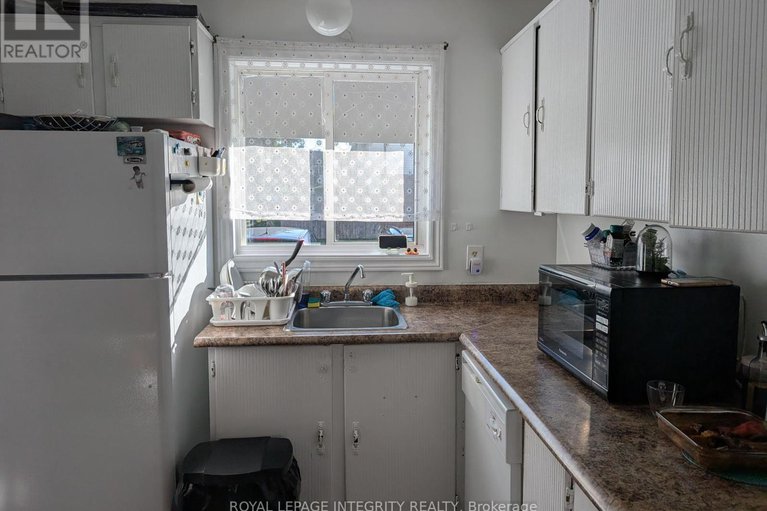 28788277/38-1721-dondale-street/pineview/ottawa/ontario/K1B5H7_3