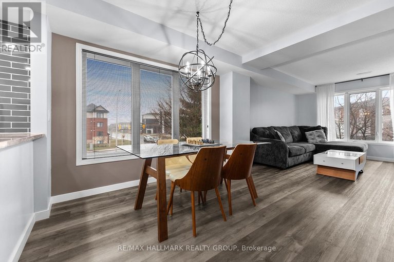 29622541/12-lakepointe-drive/avalon-east/ottawa/ontario/K4A5E3_17
