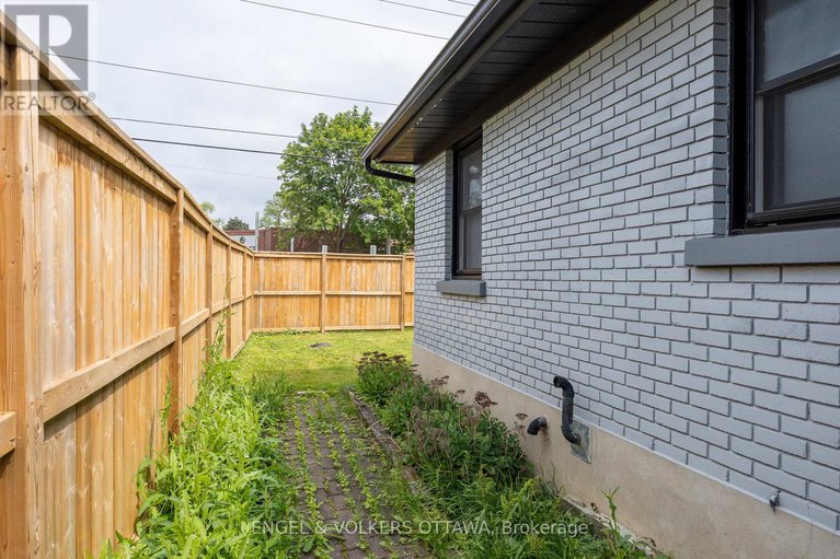 28874950/2204-utah-street/alta-vista/ottawa/ontario/K1H7W8_29