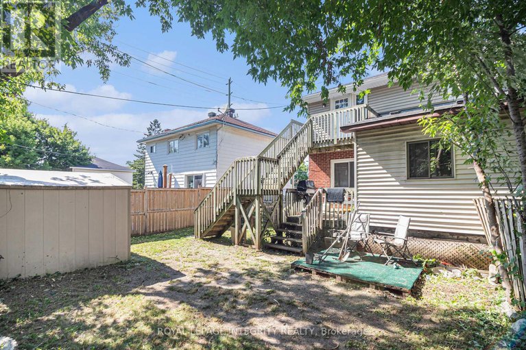 28629936/422-queen-mary-street/overbrookcastle-heights/ottawa/ontario/K1K1W5_17