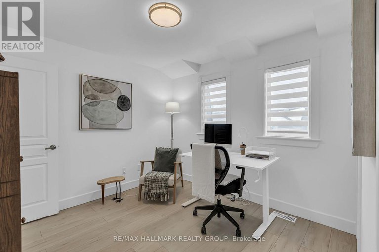 28335496/b301-124-guigues-avenue/lower-townbyward-market/ottawa/ontario/K1N5H7_31