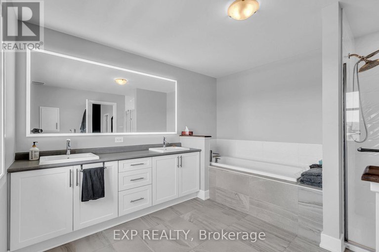 28273592/2114-helene-campbell-road/cedargrovefraserdale/ottawa/ontario/K2J4J2_33