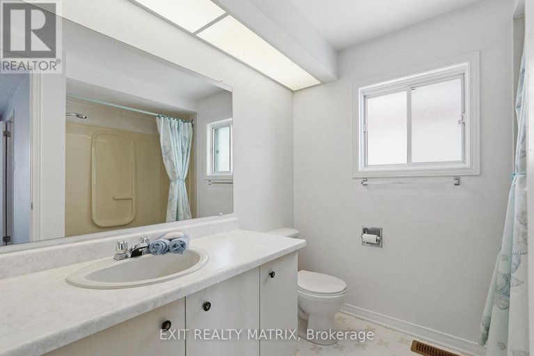 29434401/57-rosegarden-crescent/hunt-club-parkgreenboro/ottawa/ontario/K1T3A9_17