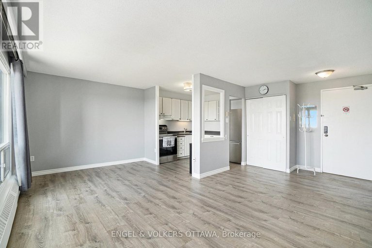 28428926/817-20-chesterton-drive/borden-farmstewart-farmcarleton-heightsparkwood-hills/ottawa/ontario/K2E6Z7_16