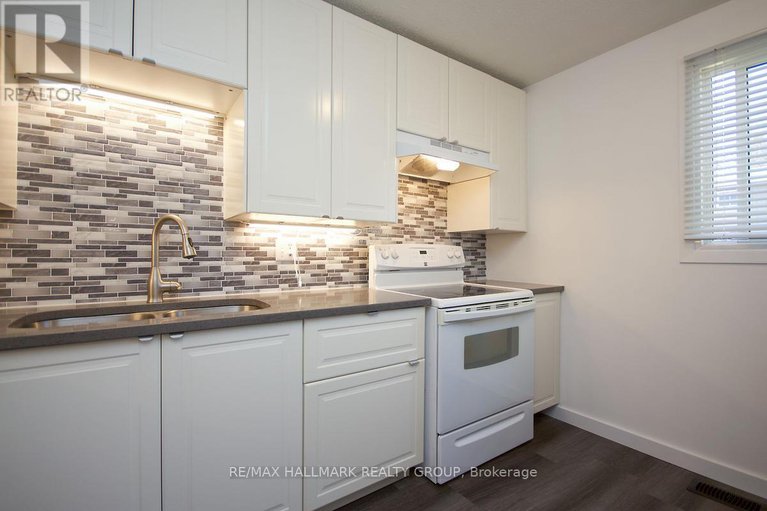 28266606/d-3-spring-grove-lane/pheasant-run/ottawa/ontario/K2J2C5_7
