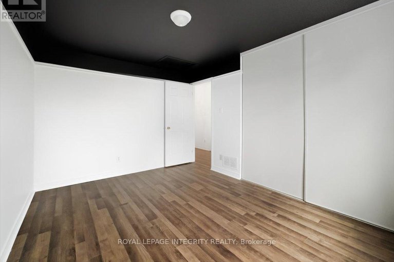 29060732/1791-tache-way/fallingbrookpineridge/ottawa/ontario/K4A2S7_32