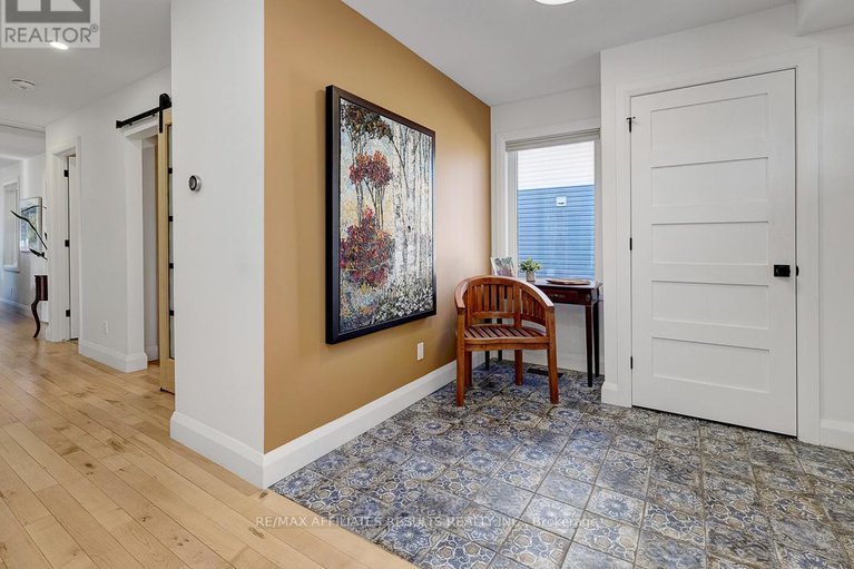 28386152/23-tunis-avenue/carlington/ottawa/ontario/K1Z7R6_5