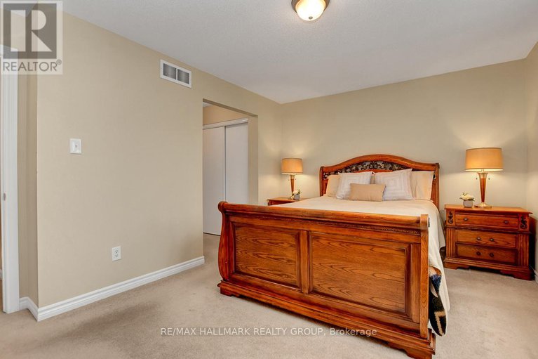 28879790/3597-cambrian-road/half-moon-bay/ottawa/ontario/K2J0S4_16