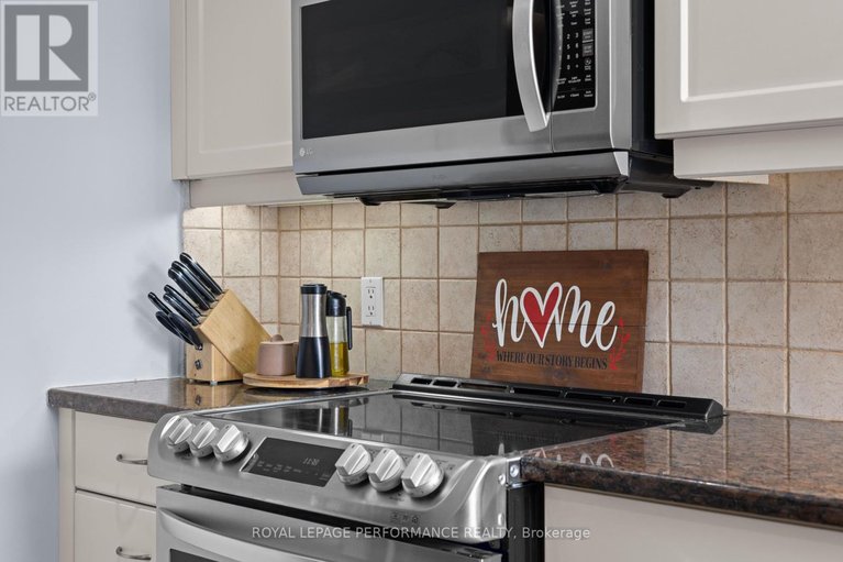 29606719/219-switzer-avenue/westborohampton-park/ottawa/ontario/K1Z7H8_7