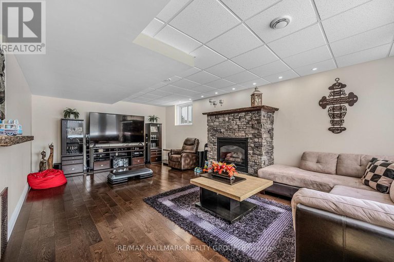 28273596/699-ballycastle-crescent/riverside-south/ottawa/ontario/K1X0A4_21