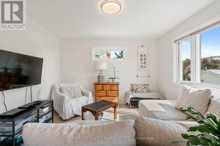 28459869/106-bishop-street-s/alexandria/north-glengarry/ontario/K0C1A0_9