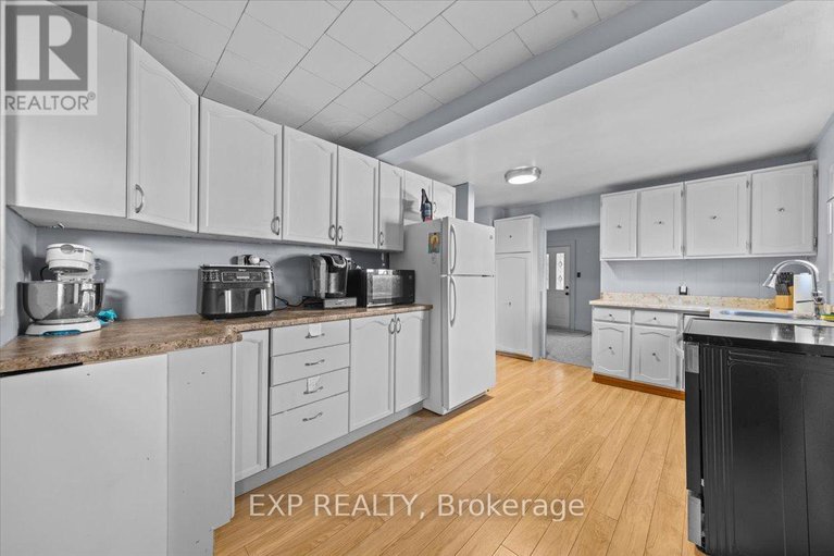 29246860/377-lisgar-avenue/renfrew/renfrew/ontario/K7V3N3_13