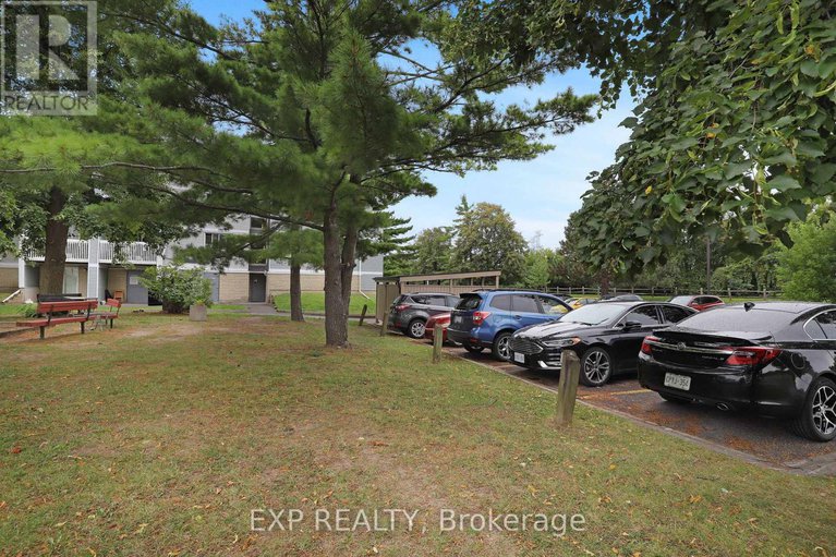 28834452/212-214-viewmount-drive/borden-farmstewart-farmcarleton-heightsparkwood-hills/ottawa/ontario/K2E7X3_22