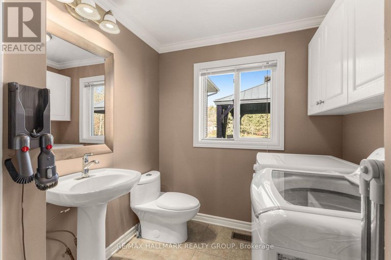 29050098/2605-pierrette-drive/cumberland-estates/ottawa/ontario/K4C1B6_18