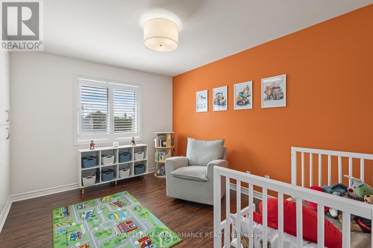 29606719/219-switzer-avenue/westborohampton-park/ottawa/ontario/K1Z7H8_26