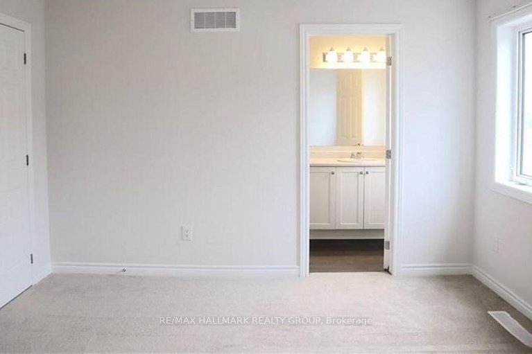 29141700/1686-maple-grove-street/stittsville-north/ottawa/ontario/K2S2R3_12