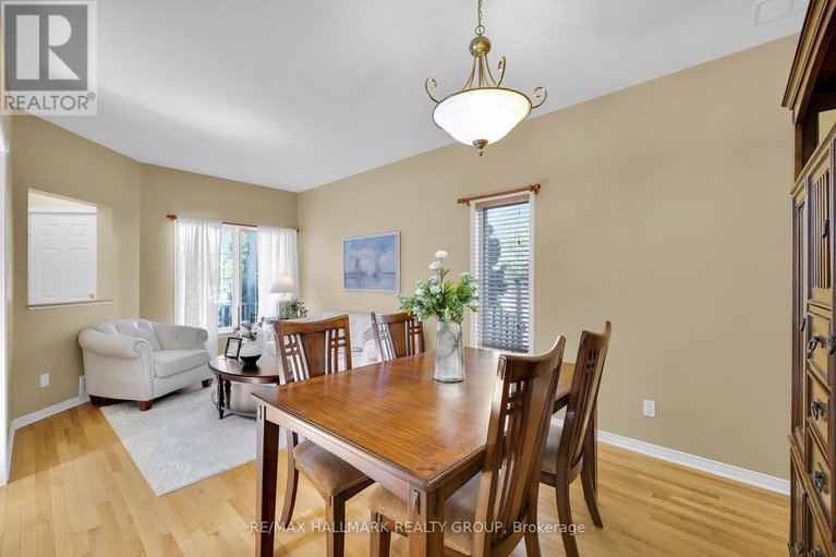 28728271/1087-rocky-harbour-crescent/riverside-southgloucester-glen/ottawa/ontario/K1V1V4_9