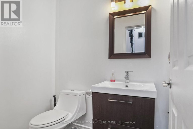 29645633/1f-banner-road/sheahan-estatestrend-village/ottawa/ontario/K2H8T3_24