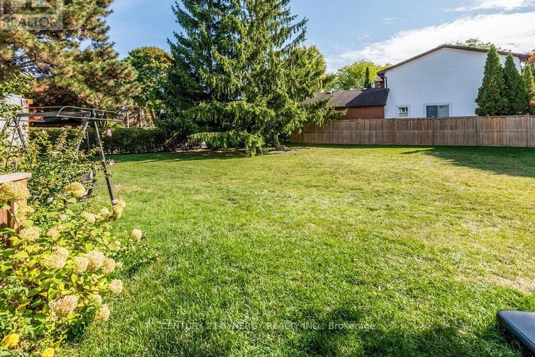 28953222/7-94-bujold-court/katimavik/ottawa/ontario/K2L3N7_28
