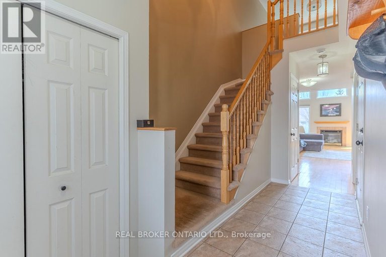 29676126/15-calaveras-avenue-s/longfields/ottawa/ontario/K2J4Z8_5