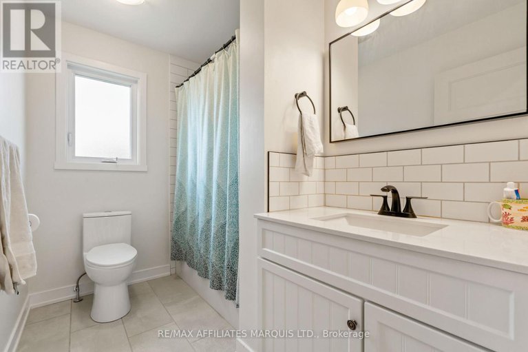 28459869/106-bishop-street-s/alexandria/north-glengarry/ontario/K0C1A0_17
