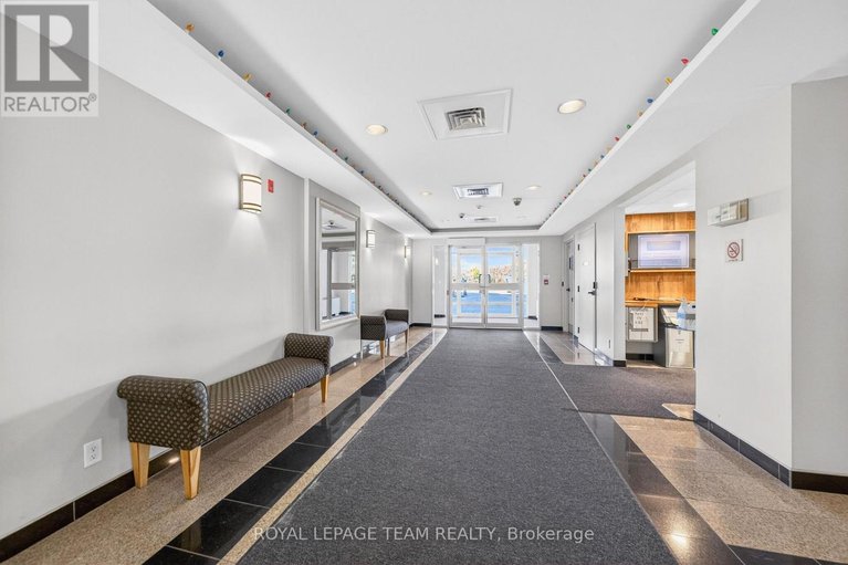 29651493/811-120-grant-carman-drive/mooneys-bayrevelstoke/ottawa/ontario/K2E1C8_47