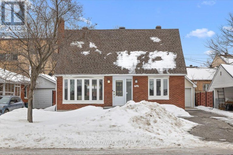 29391601/1446-woodward-avenue/carlington/ottawa/ontario/K1Z7W3_1