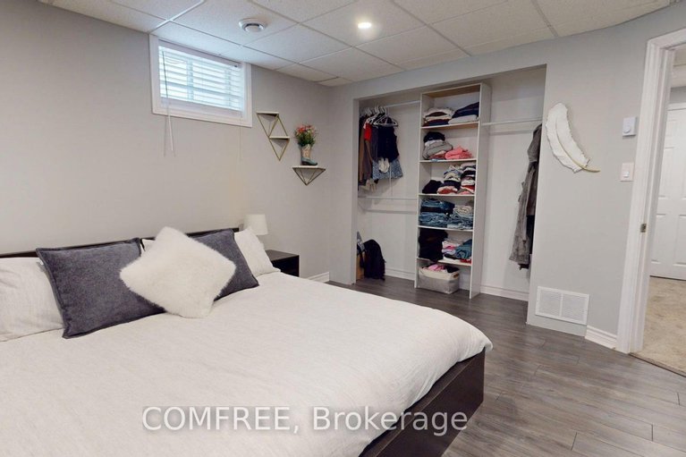 29086721/70-sirocco-crescent/stittsville-north/ottawa/ontario/K2S2C8_31