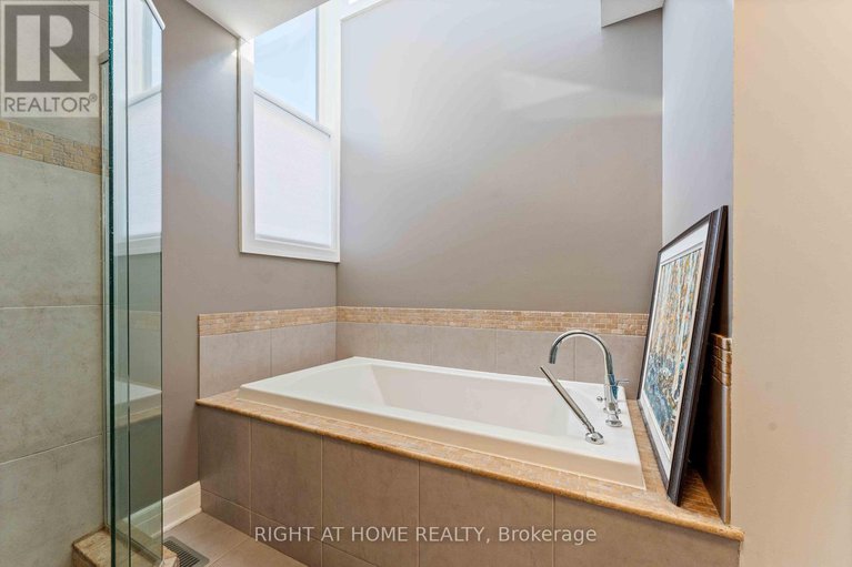 29397114/110-little-london-private/lower-town/ottawa/ontario/K1N0A5_22