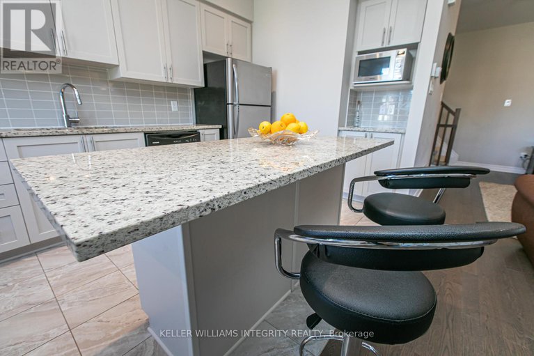 28382312/204-baltic-private/riverside-southgloucester-glen/ottawa/ontario/K4M0E2_28