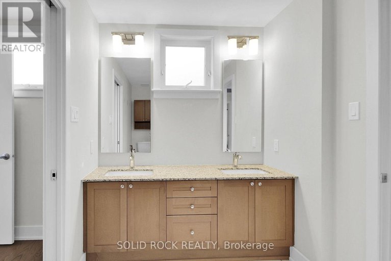 28510618/301-345-elizabeth-cosgrove-private/mer-bleuebradley-estatesanderson-park/ottawa/ontario/K1W0K6_23