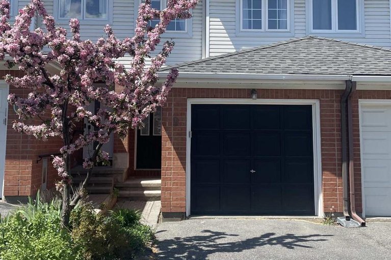 29670402/9-festive-private/central-park/ottawa/ontario/K2C4A1_2