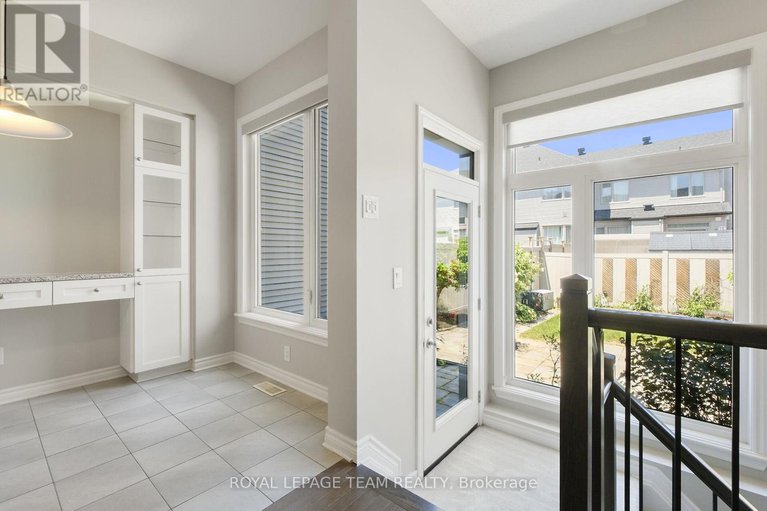 28884791/273-shinleaf-crescent/mer-bleuebradley-estatesanderson-park/ottawa/ontario/K1W0J2_14