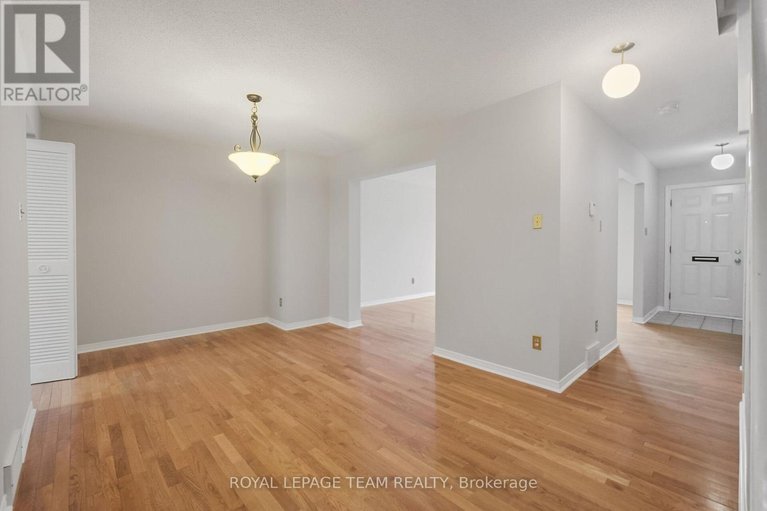 29531002/87-386-kintyre-private/carleton-square/ottawa/ontario/K2C3M6_8