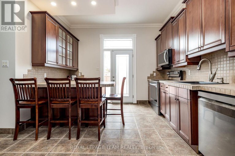 28894849/294-dumbrille-street/kemptville/north-grenville/ontario/K0G1J0_9