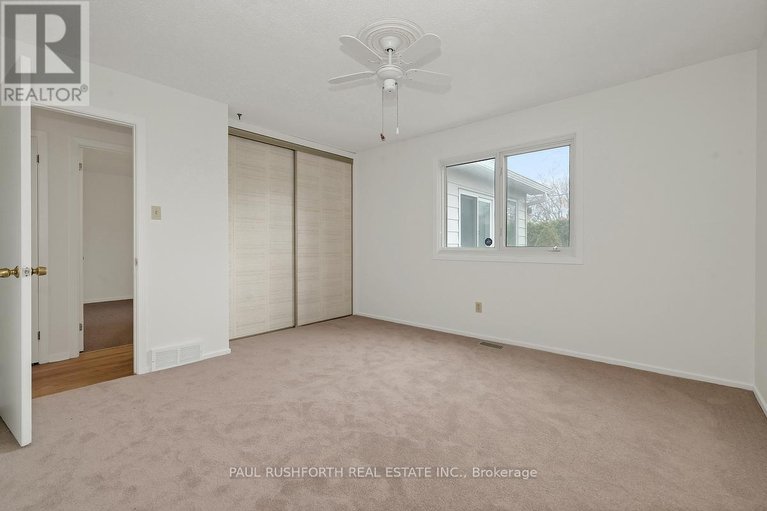 29628784/302-roxdale-avenue/bilberry-creekqueenswood-heights/ottawa/ontario/K1E1T8_15