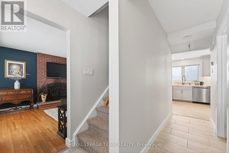 29302410/2690-hickson-crescent/redwood-park/ottawa/ontario/K2H6Y6_5