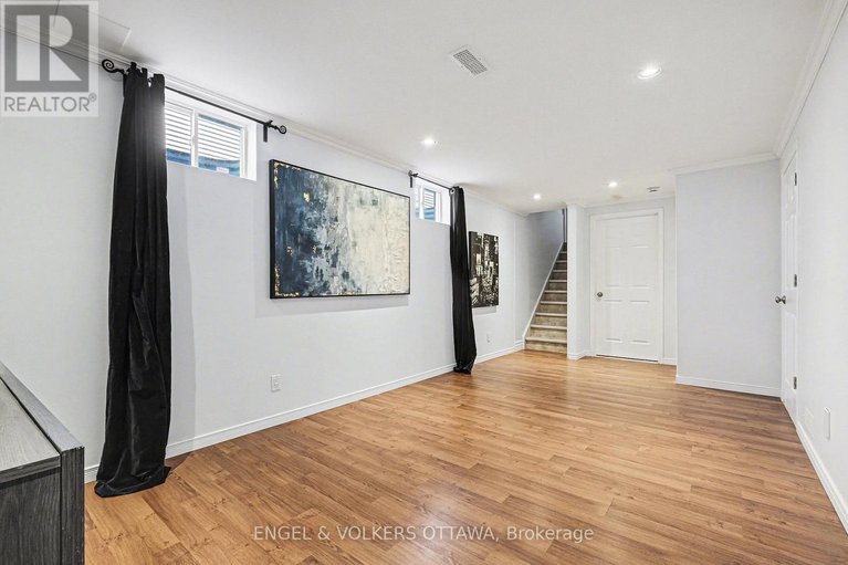 29647563/135-lockhaven-private/stonebridge/ottawa/ontario/K2J5L6_25