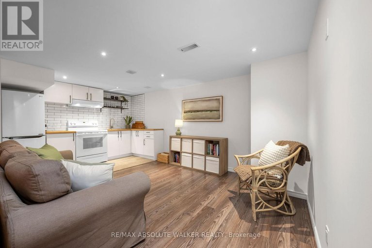 29640984/2052-valley-drive/elmvale-acresurbandale/ottawa/ontario/K1G2P4_21