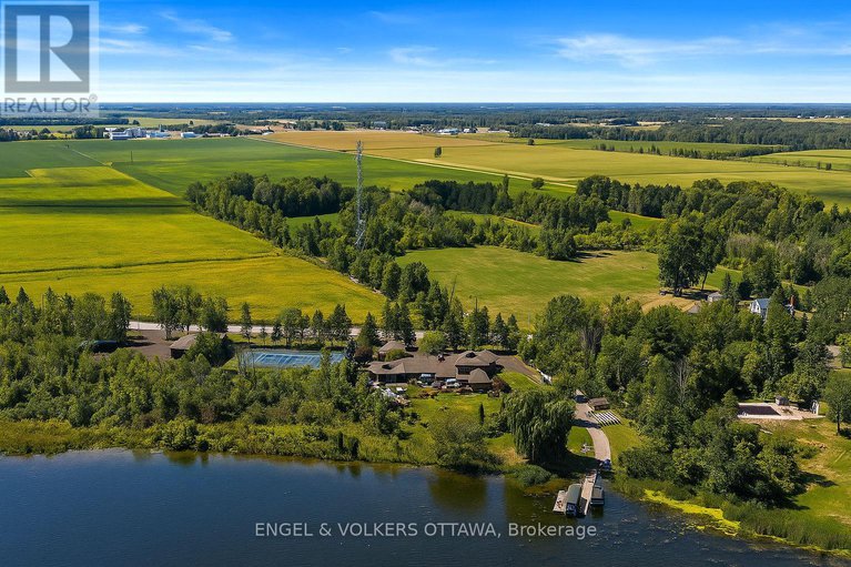 28961794/6351-rideau-valley-drive-n/manotick-south-to-roger-stevens/ottawa/ontario/K4M1B3_49