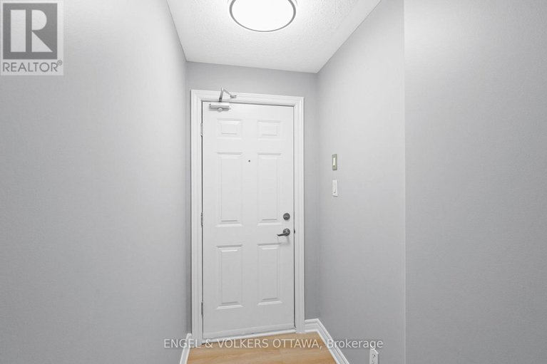 29165857/42-261-titanium-private/convent-glen-north/ottawa/ontario/K1C0A5_4